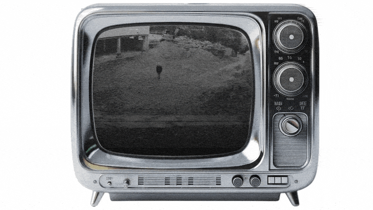 TV con texto "En castellbisbal están pasando cosas"